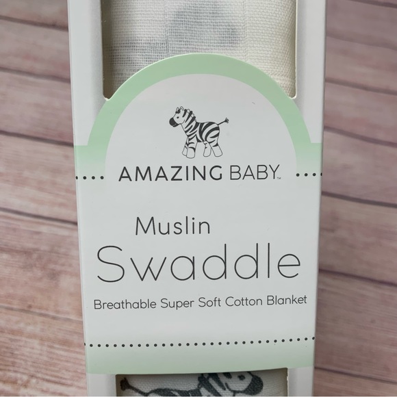 Amazing Baby Zebra Muslin Swaddle Blanket - Picture 6 of 6